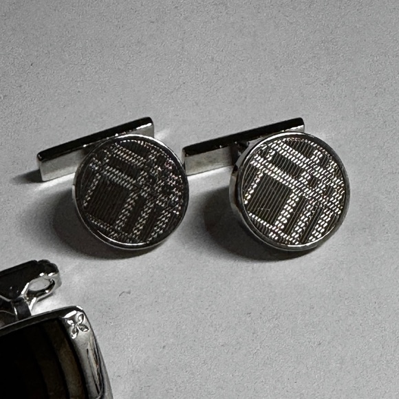 Burberry pattern Silver Cufflinks - Picture 1 of 1